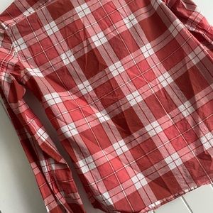 Gap paid button up